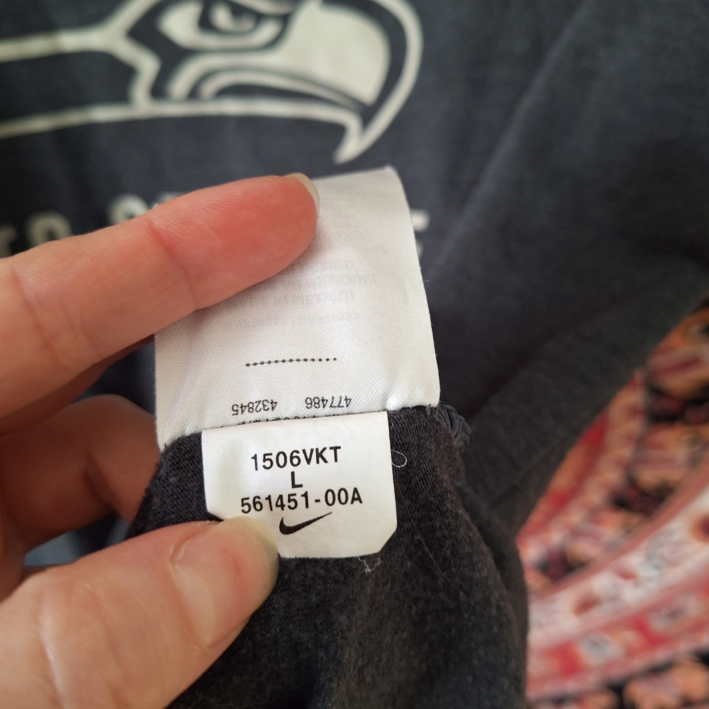 Nike Seattle Seahawks Heather Grey Salute to Service V-Neck T-shirt - Picture 7 of 12